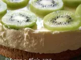 Torta ai kiwi e limone con mousse di cioccolato bianco