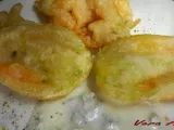 Ricetta Fiori di zucca in pastella fritte con salsa di gorgonzola