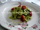 Ricetta Farfalle al pesto di rucola con pomodori confit