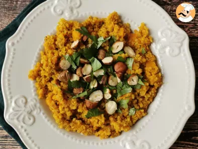 Ricetta Risotto di quinoa con zucca, nocciole e coriandolo fresco