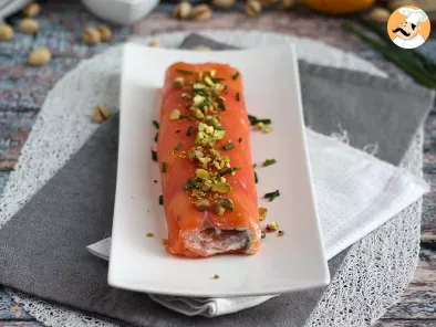 Rotolo di salmone con ricotta e pistacchi