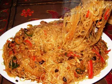 Ricetta Spaghetti di soia saltati con carne & verdure piccanti