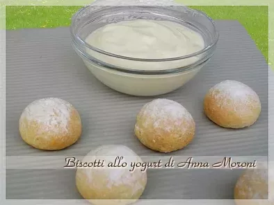 Biscotti allo yogurt e farina di mandorle di Anna Moroni - foto 2