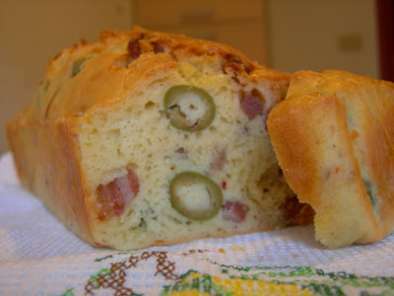 Cake Pancetta Olive e Pistacchi