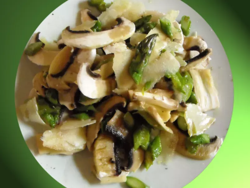 Carpaccio di champignon, asparagi e scaglie di parmigiano. - foto 2