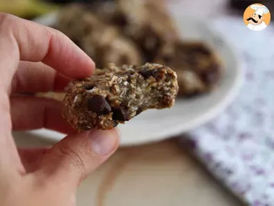 Cookies vegani con 3 ingredienti: fiocchi d'avena, banana e cioccolato - foto 4