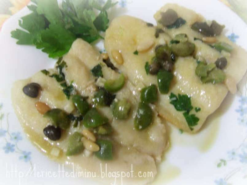 Filetti di persico con olive, capperi e pinoli