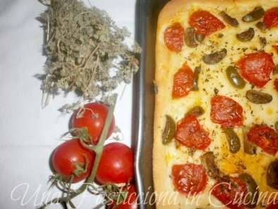 Focaccia pomodorini e olive
