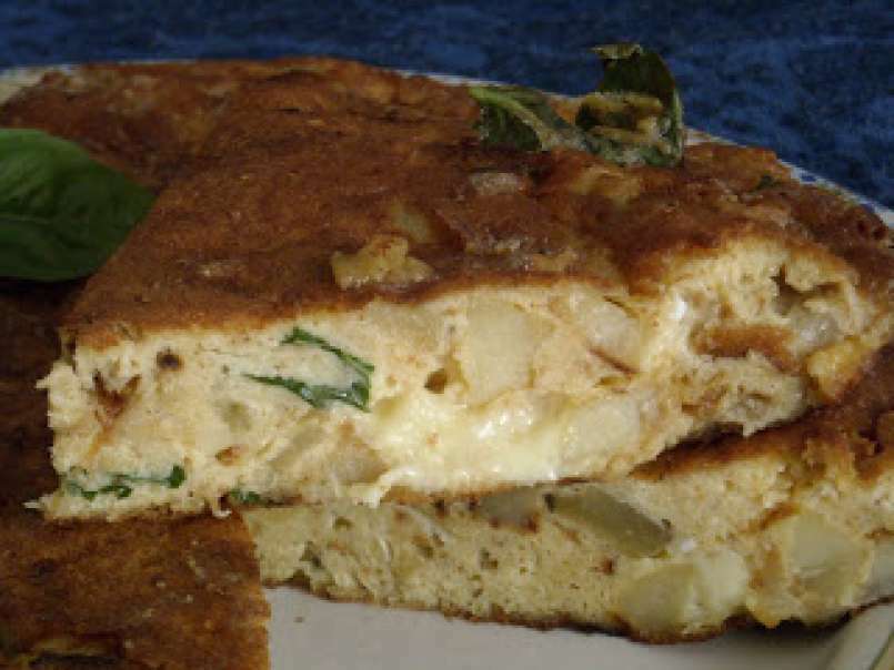 FRITTATA CON MELANZANE E PATATE - Omelet with eggplants and potatoes - foto 9