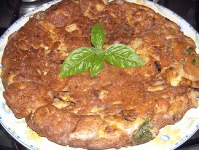 FRITTATA CON MELANZANE E PATATE - Omelet with eggplants and potatoes - foto 2