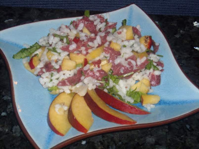 INSALATA DI RISO CON CARPACCIO DI MANZO E PESCHE - Rice's salad with carpaccio and peaches - foto 2