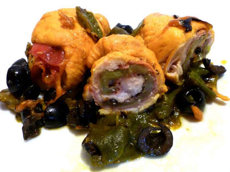 Involtini di pollo allo zafferano con olive nere e peperoni - foto 2