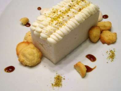 Marshmallow alla mela con ganache al cioccolato bianco, sablè e meringhe - foto 9
