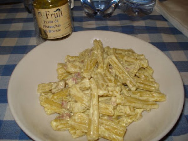 Caserecce con pesto di pistacchi di Bronte