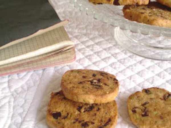 Biscotti ai pomodori secchi, pistacchi e pecorino