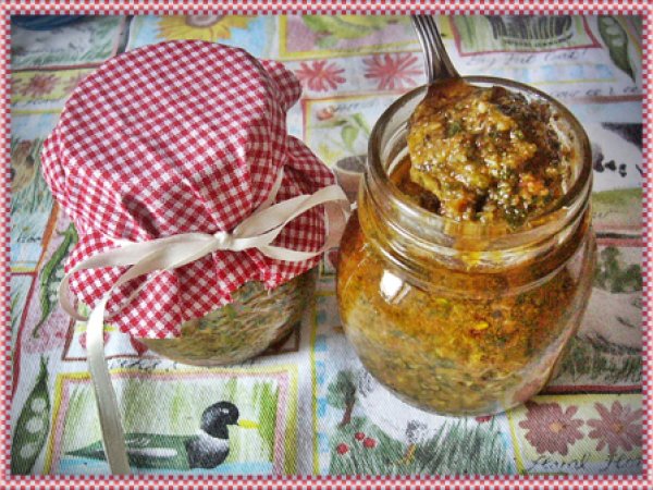 Pesto con Pomodorini Semi Secchi e Pistacchi