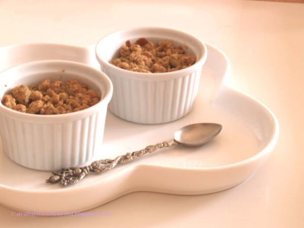 Pesche in crumble di pistacchi ed avena