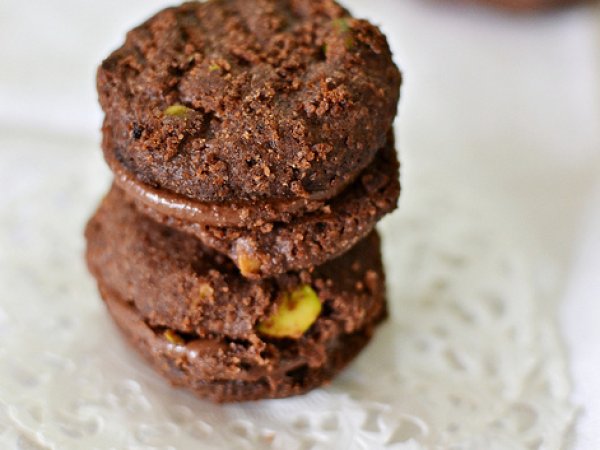 Chocolate pistachio kisses