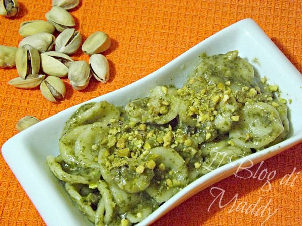 Orecchiette con Gamberi e Pesto