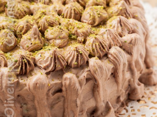 Torta al cioccolato con crema nutella e pistacchio