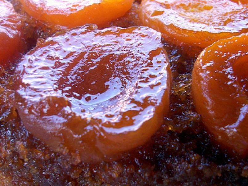 Merenda estiva: torta rovesciata di albicocche e tè freddo alla frutta e vaniglia - foto 3