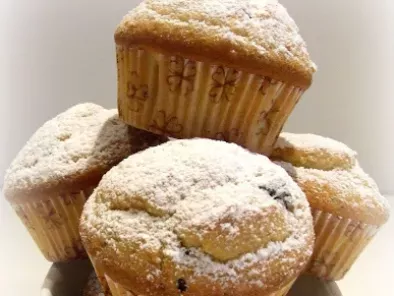 Muffin alla vaniglia con pezzi di cioccolato fondente - foto 2