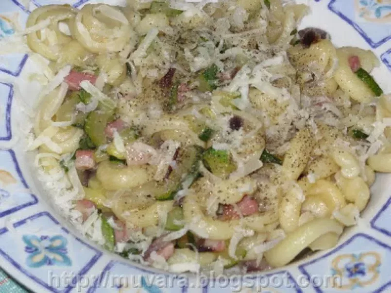 Orecchiette con zucchine e pancetta - foto 2