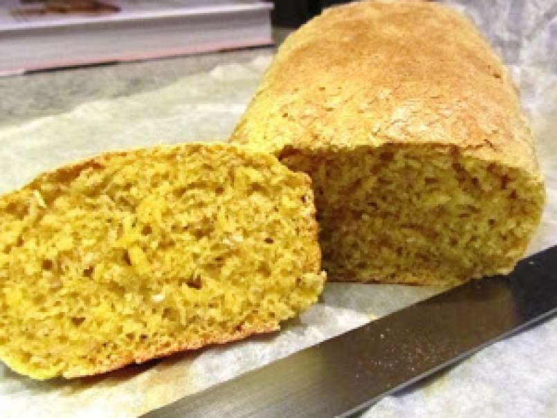 Pane giallo alla zucca con semi di sesamo - foto 2