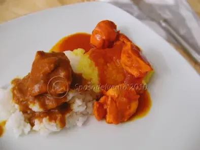 Petto di pollo in due versioni: al curry e allo zafferano
