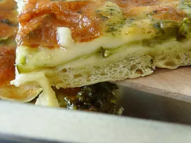 Pizza con zucchine, emmental e pesto alla menta - foto 2