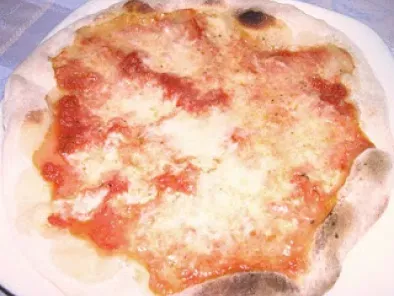 Pizza Margherita nel fornetto Ferrari