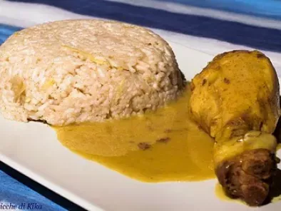 Pollo al curry e latte di cocco con riso pilaf allo zenzero e limone