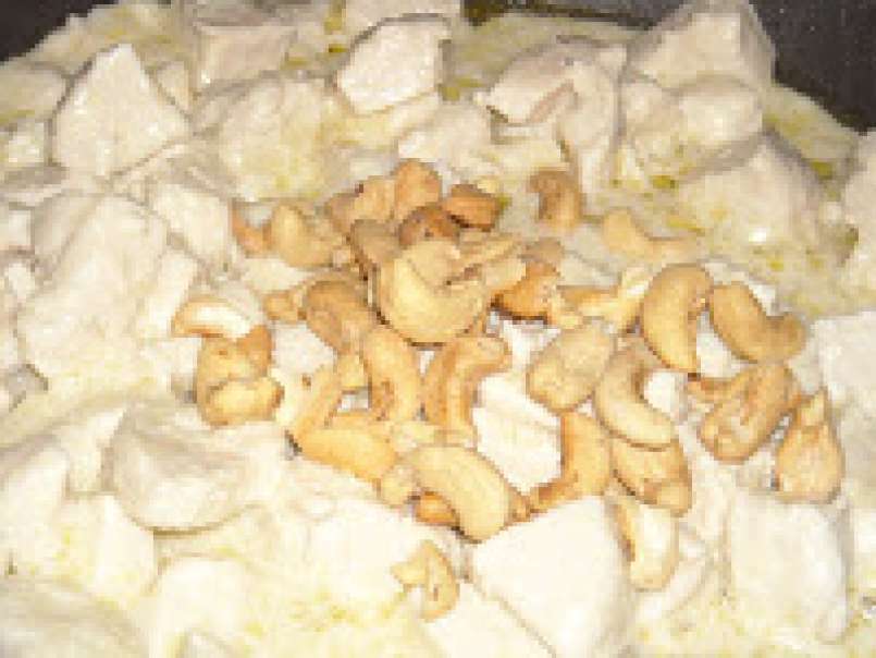 POLLO CON LATTE DI COCCO E ANACARDI - Chicken with coconut milk and cashews - foto 3