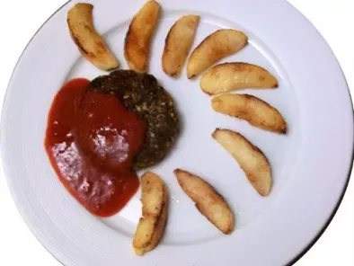Ravioli con salsa aromatica e hamburger di frutta secca. - foto 4