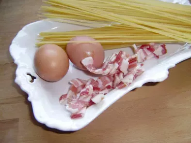Spaghetti alla carbonara con pancetta affumicata - foto 2
