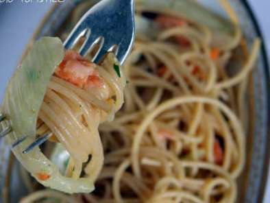 spaghetti integrali con salmone affumicato e finocchio - foto 2