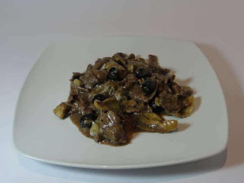 Straccetti di manzo con carciofini, olive e aceto balsamico - foto 2