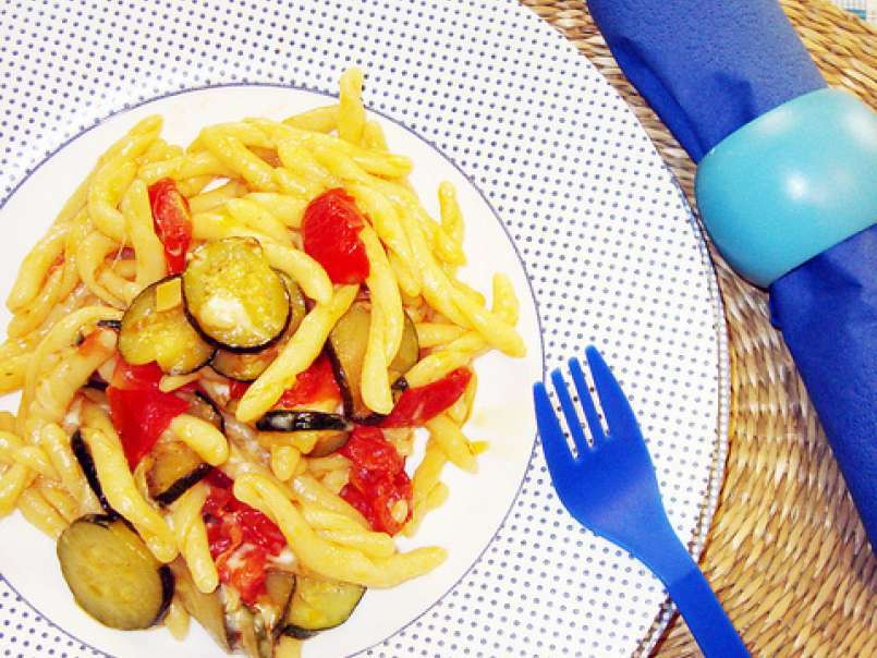 Strozzapreti con pancetta, pomodorini, zucchine e scamorza - foto 2