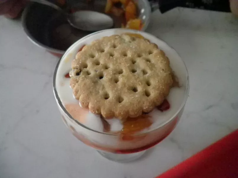 Tiramisu allo yogurt con pesche noci caramellate alla cannella - foto 10