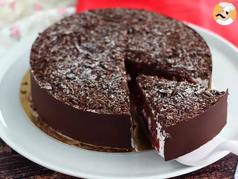Torta foresta nera, la ricetta passo a passo per prepararla a casa - foto 4