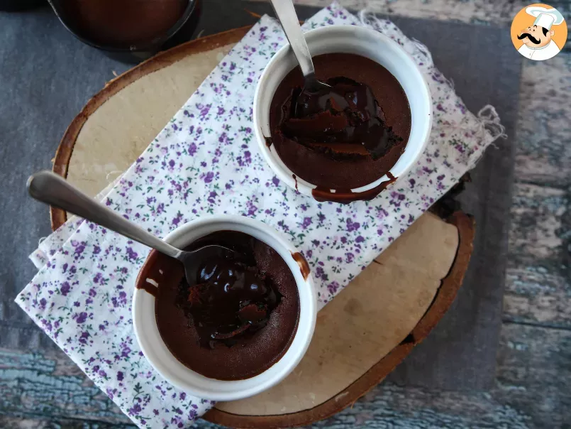 Tortino al cioccolato in friggitrice ad aria: il dolce dal cuore cremoso pronto in 15 minuti! - foto 3