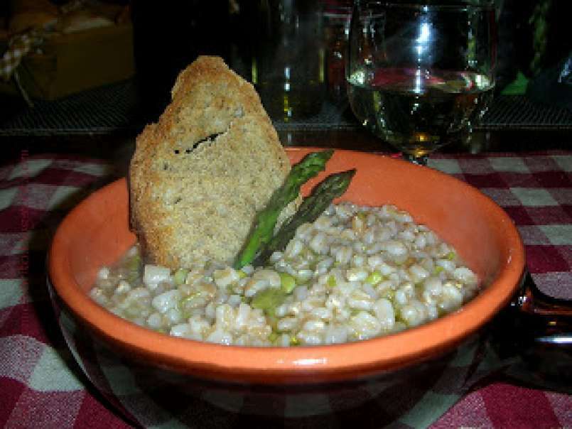 Zuppa di farro con asparagi selvatici - foto 2