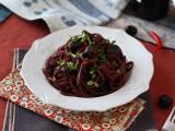 Ricetta Spaghetti al fuoco di bacco: la pasta al vino rosso per portare in tavola qualcosa di speciale