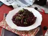 Ricetta Spaghetti al fuoco di bacco: la pasta al vino rosso per portare in tavola qualcosa di speciale