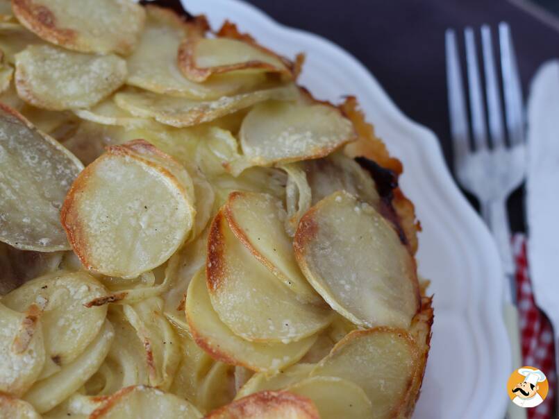 Torta di patate con formaggio e prosciutto