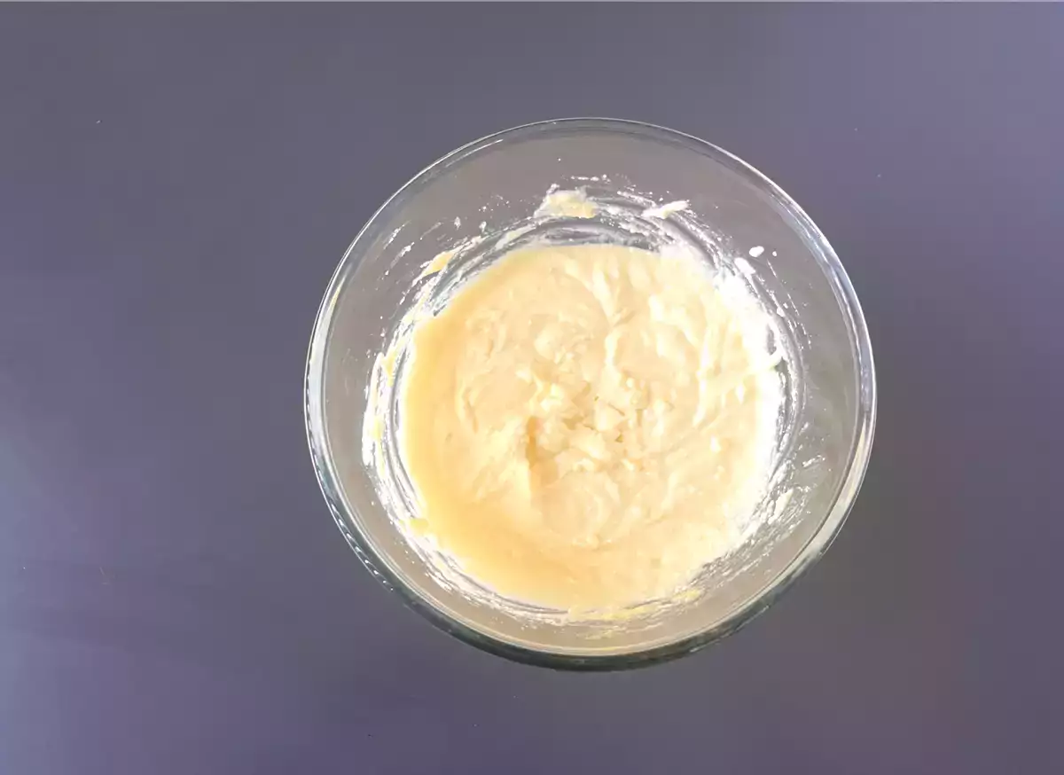 Fase 1: Preparare l’impasto liscio e senza grumi