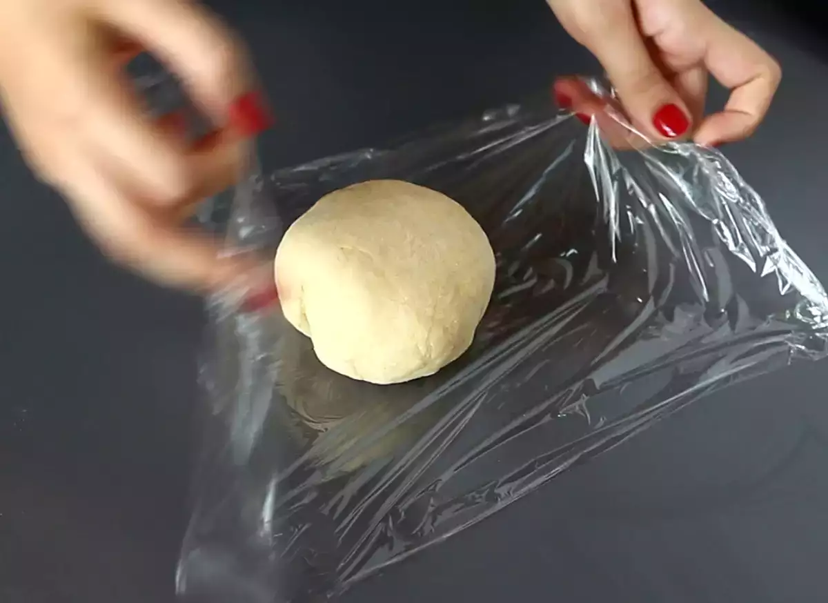 3. Lascia riposare l’impasto per una sfoglia perfetta
