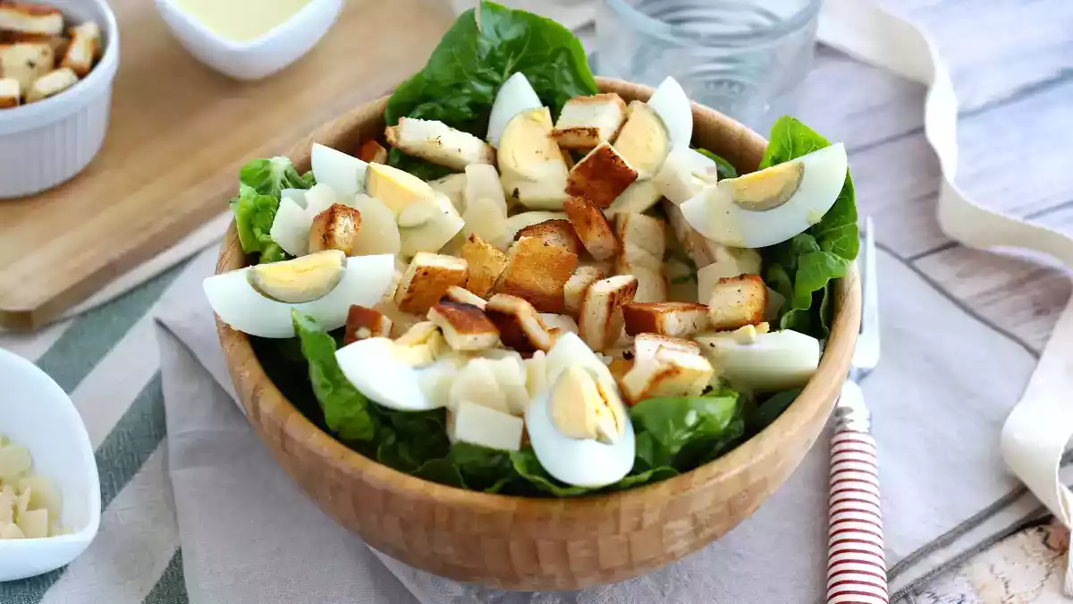 4. Salsa Caesar - 550 kcal