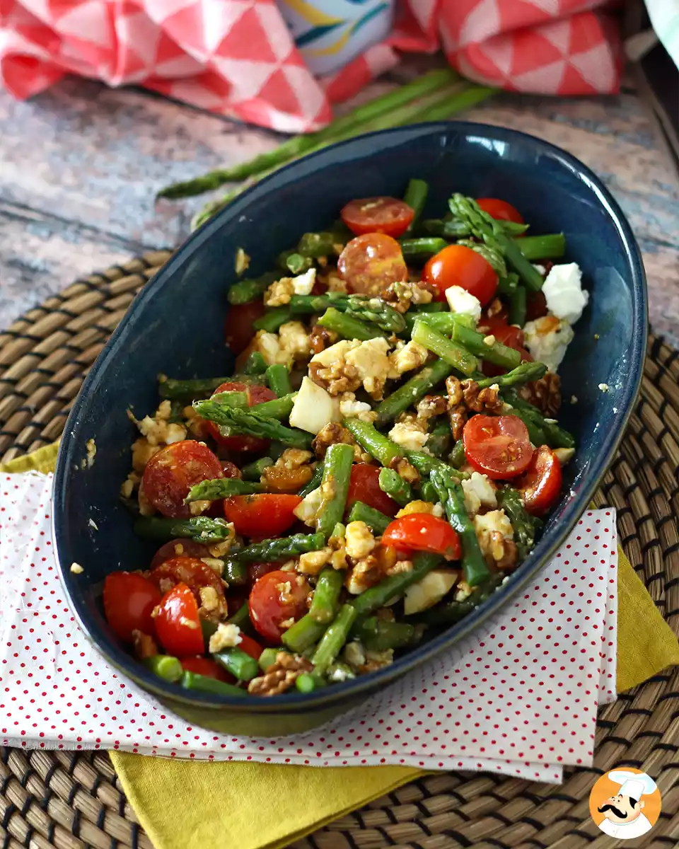 3. Insalata di asparagi, feta e noci