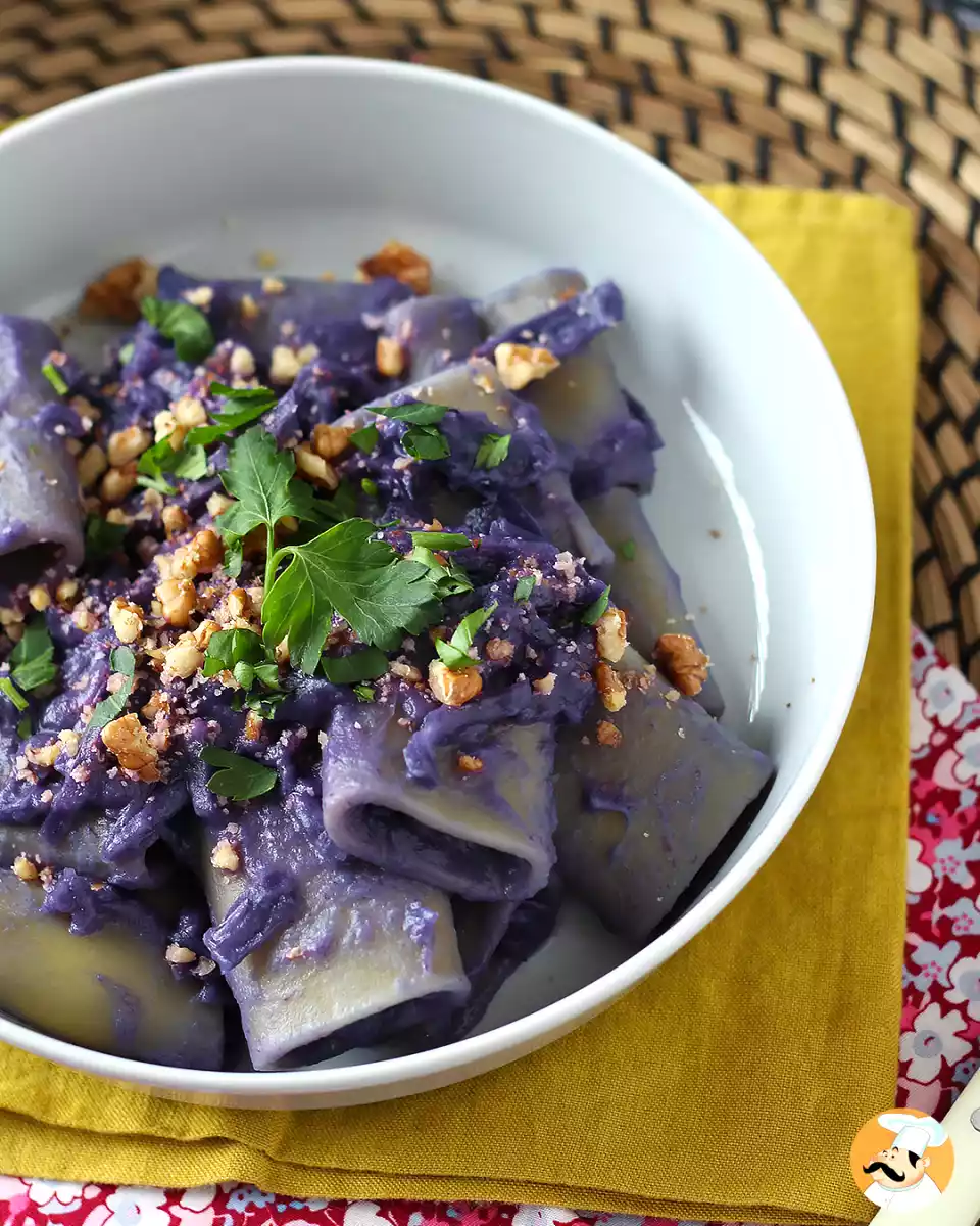 9. Pasta con con cavolo rosso e noci